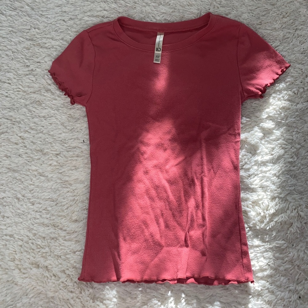 Short sleeve shirt with ruffles